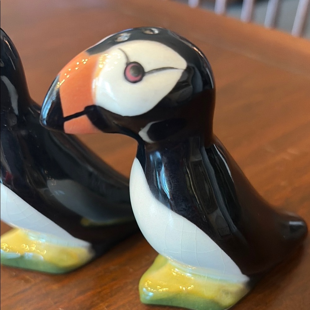 Ceramic Puffin Salt and Pepper Shaker Set - Black, White & Orange new - Picture 5 of 9